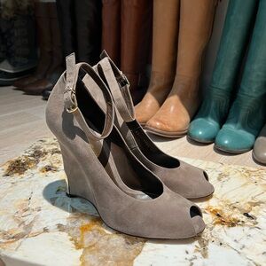 Gianvito Rossi Suede Peep Toe Wedges